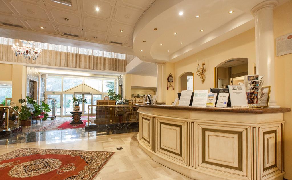 Hotel Terme Helvetia Абано Терме Екстериор снимка