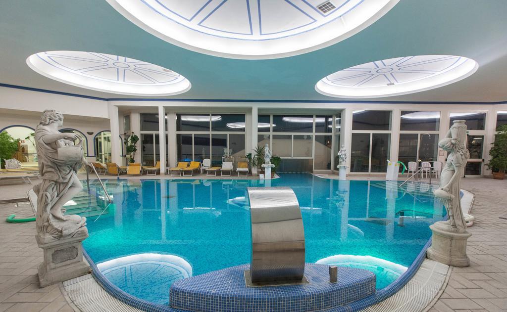 Hotel Terme Helvetia Абано Терме Екстериор снимка