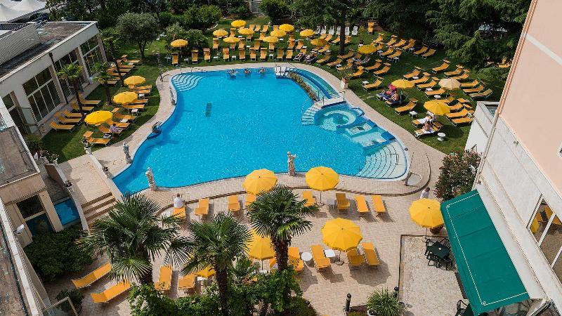 Hotel Terme Helvetia Абано Терме Екстериор снимка
